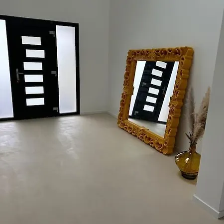 Magnifique 4 Avec Piscine Vila