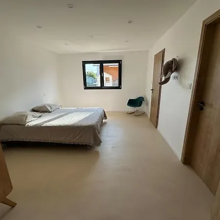 Magnifique 4 Avec Piscine Villa