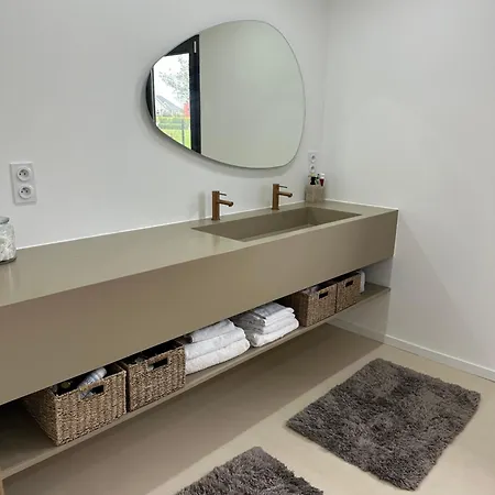 Magnifique 4 Avec Piscine Vila